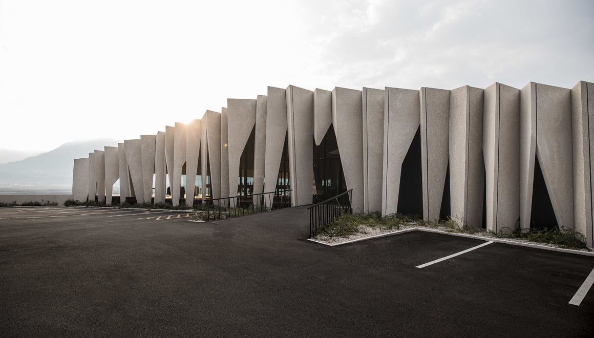 Die „Fels“-Fassade der Kellerei Kurtatsch