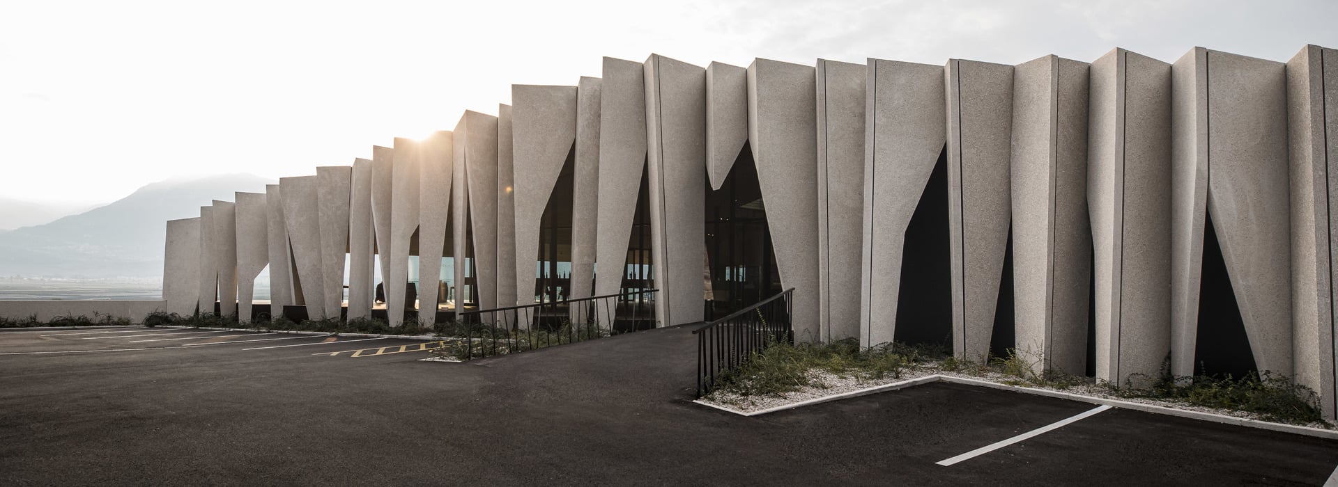 Außenfassade der Kellerei Kurtatsch