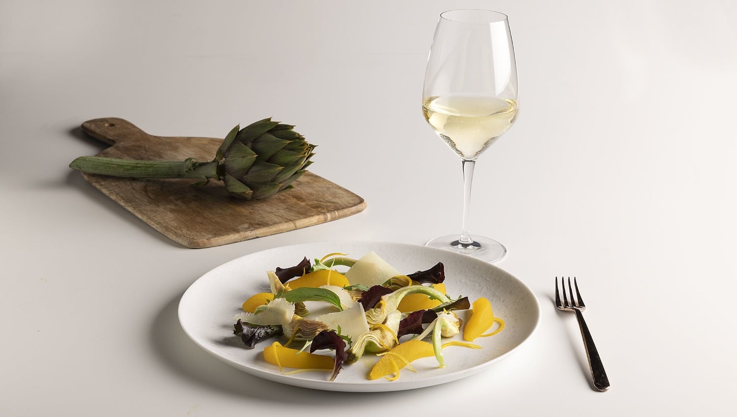 Salat mit Artischocken, Birnen und Pecorino