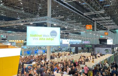 /images/content/129025_14150_1_C_390_250_2106_6770716/foto-3-prowein-big-bottle-get-together.jpg